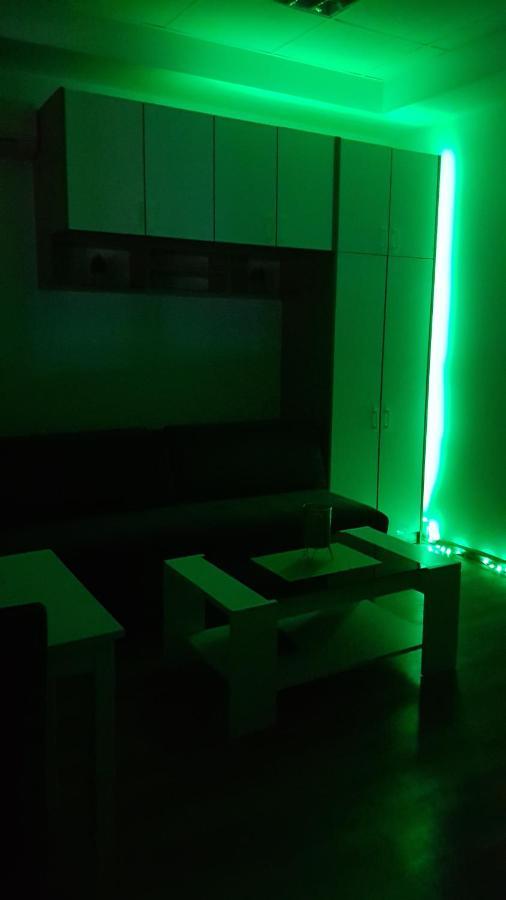 Central Apartment With 24-7 Building Security Novi Sad Exterior foto
